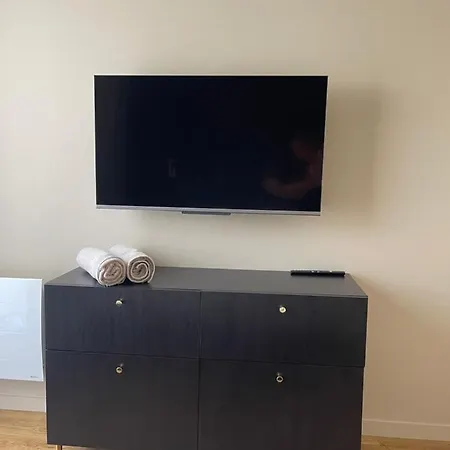 Apartamento De 75m2 A 200m De La *
