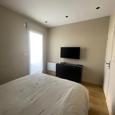 Apartamento De 75m2 A 200m De La